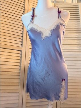 Victoria's Secret Lavender Satin Lace-Trim Slip with Cream Accents Y2k vintage